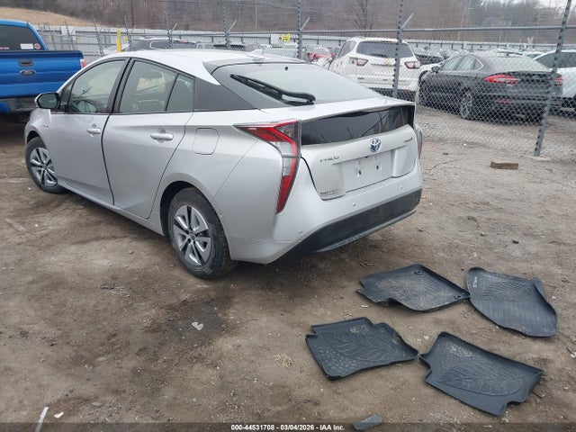 Toyota Prius Two 2017 JTDKBRFUXH3575136 Image 3