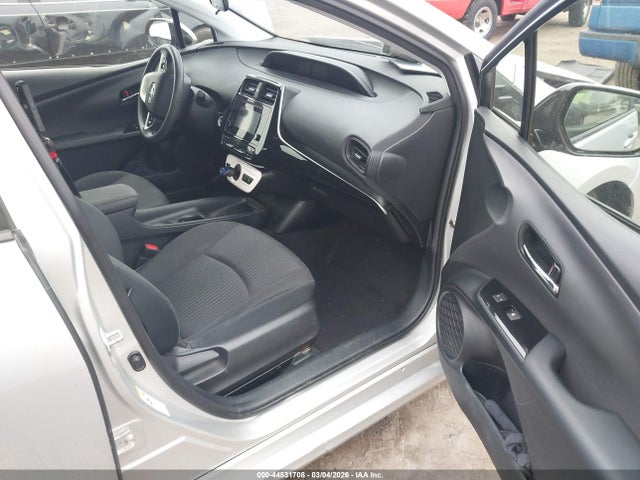Toyota Prius Two 2017 JTDKBRFUXH3575136 Image 5