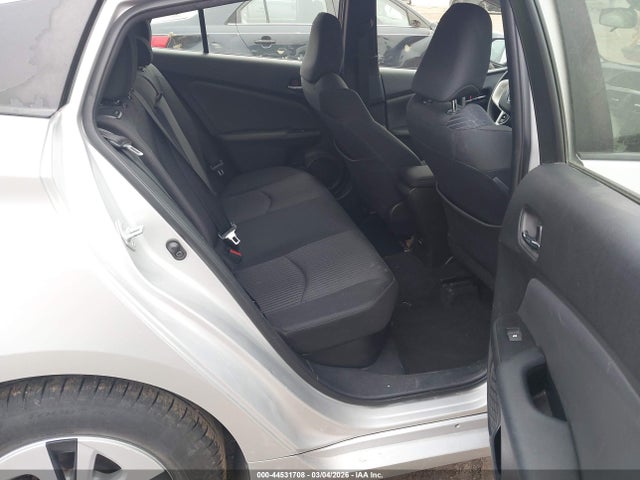 Toyota Prius Two 2017 JTDKBRFUXH3575136 Image 8