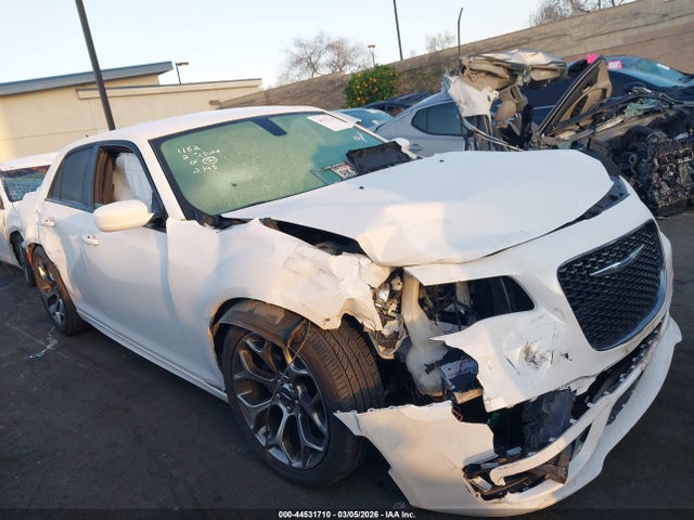 2018 Chrysler 300 300s მანქანა იყიდება აუქციონზე, vin: 2C3CCABG4JH142745, აუქციონის ნომერი: 44531710