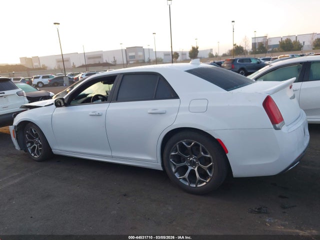 2018 Chrysler 300 300s მანქანა იყიდება აუქციონზე, vin: 2C3CCABG4JH142745, აუქციონის ნომერი: 44531710