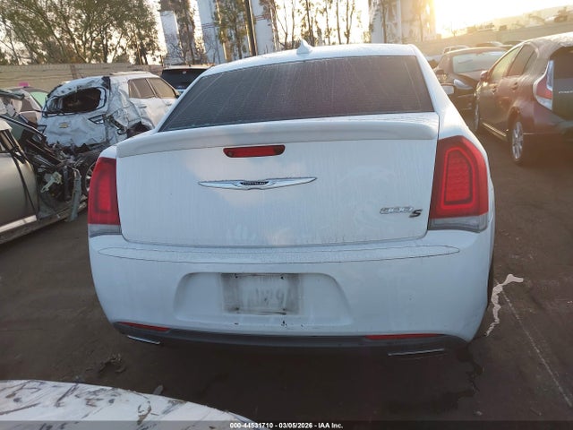 2018 Chrysler 300 300s მანქანა იყიდება აუქციონზე, vin: 2C3CCABG4JH142745, აუქციონის ნომერი: 44531710