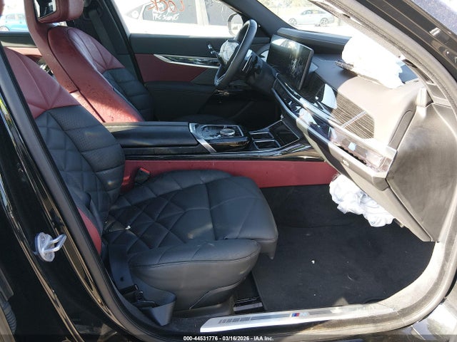 44531776 :رقم المزاد ، WBA23EH01SCU52684 vin ، 2025 Bmw 740i مزاد بيع