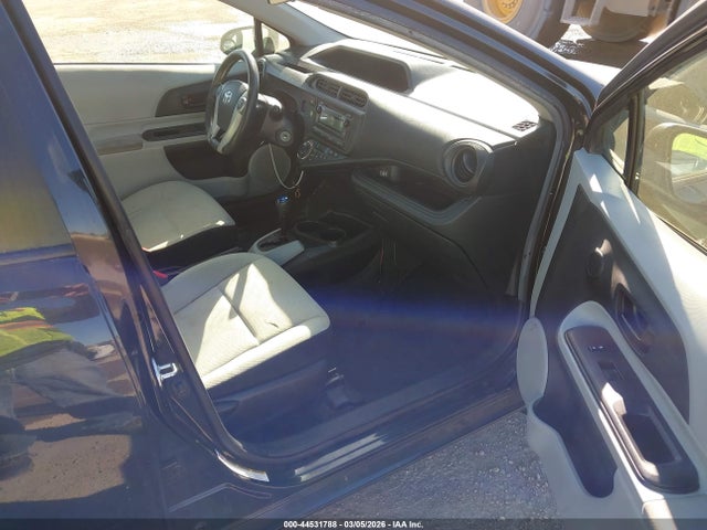 JTDKDTB36E1062378 Toyota Prius C One