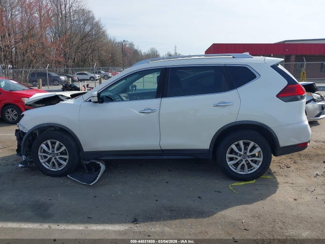 44531808 :رقم المزاد ، KNMAT2MV4HP592910 vin ، 2017 Nissan Rogue Sv مزاد بيع