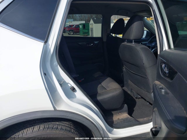44531808 :رقم المزاد ، KNMAT2MV4HP592910 vin ، 2017 Nissan Rogue Sv مزاد بيع