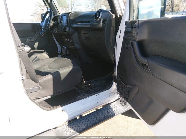 1C4BJWDG2FL609193 Jeep Wrangler Unlimited Sport