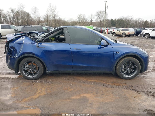 Продаж на аукціоні авто 2024 Tesla Model Y Long Range Dual Motor All-wheel Drive, vin: 7SAYGDEE3RA294650, номер лоту: 44531813