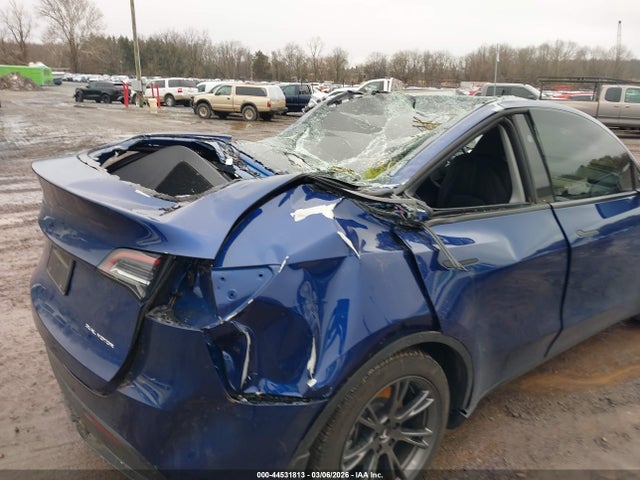 Продаж на аукціоні авто 2024 Tesla Model Y Long Range Dual Motor All-wheel Drive, vin: 7SAYGDEE3RA294650, номер лоту: 44531813