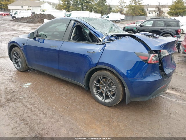 Продаж на аукціоні авто 2024 Tesla Model Y Long Range Dual Motor All-wheel Drive, vin: 7SAYGDEE3RA294650, номер лоту: 44531813