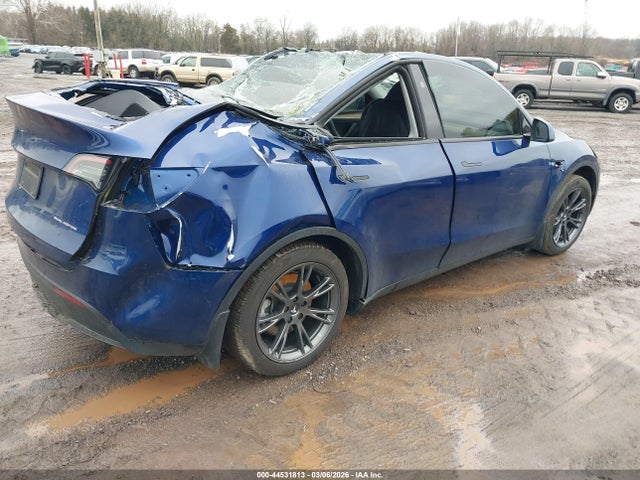 Продаж на аукціоні авто 2024 Tesla Model Y Long Range Dual Motor All-wheel Drive, vin: 7SAYGDEE3RA294650, номер лоту: 44531813