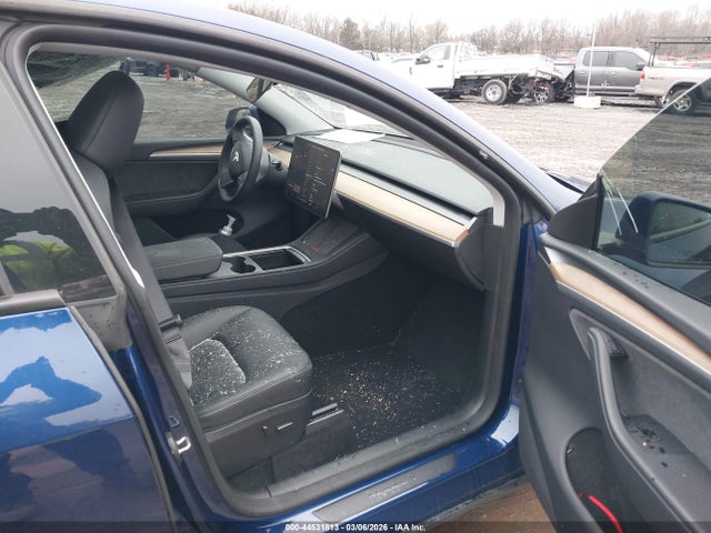 Продаж на аукціоні авто 2024 Tesla Model Y Long Range Dual Motor All-wheel Drive, vin: 7SAYGDEE3RA294650, номер лоту: 44531813