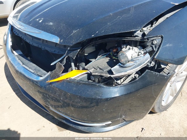 2011 Chrysler 200 Touring მანქანა იყიდება აუქციონზე, vin: 1C3BC2EG7BN620503, აუქციონის ნომერი: 44531879