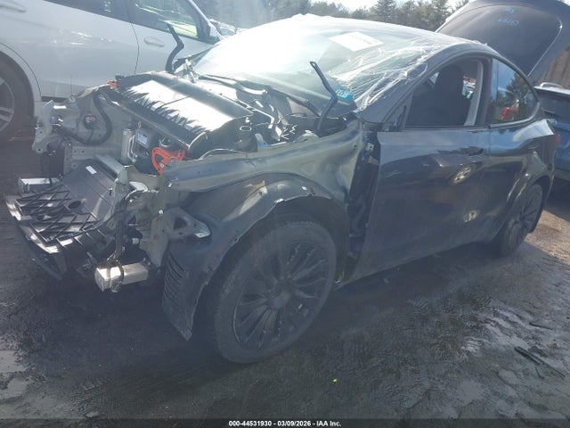 2024 Tesla Model Y Long Range Dual Motor All-wheel Drive მანქანა იყიდება აუქციონზე, vin: 7SAYGDEE4RA284919, აუქციონის ნომერი: 44531930