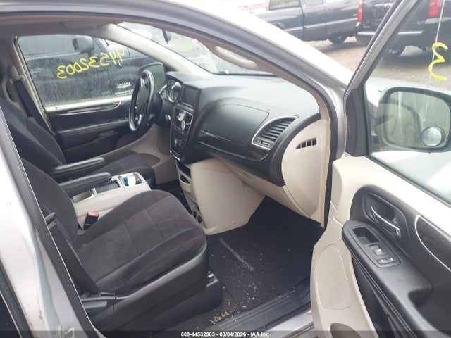 2011 CHRYSLER TOWN & COUNTRY 2A4RR5DG6BR638208 Photo 4