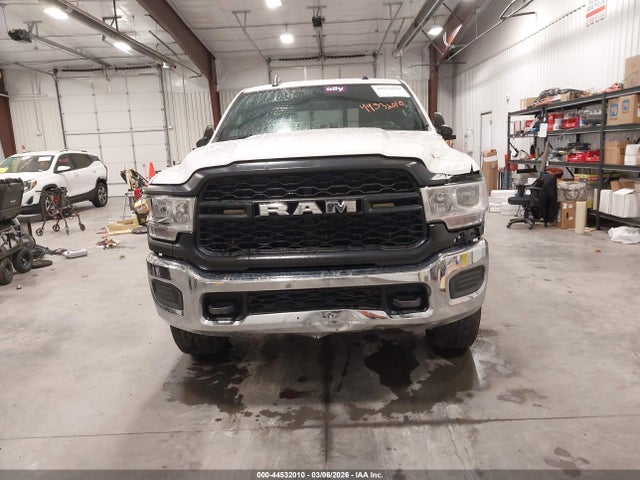 44532010 :رقم المزاد ، 3C6UR5CJ6MG569372 vin ، 2021 Ram 2500 Tradesman  4x4 6'4 Box مزاد بيع