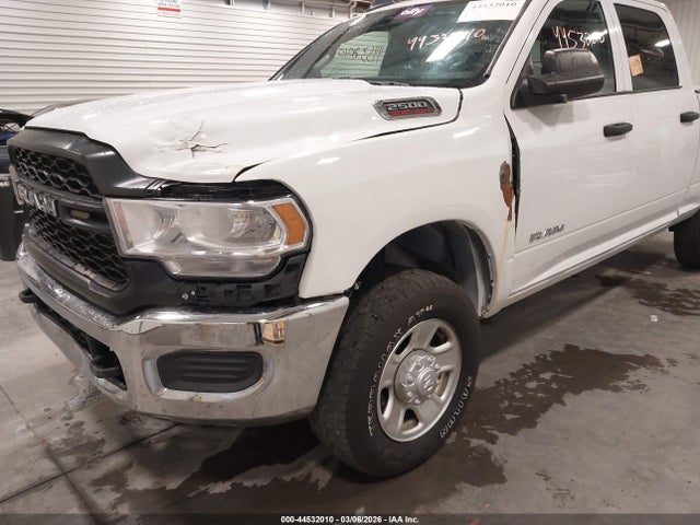 44532010 :رقم المزاد ، 3C6UR5CJ6MG569372 vin ، 2021 Ram 2500 Tradesman  4x4 6'4 Box مزاد بيع