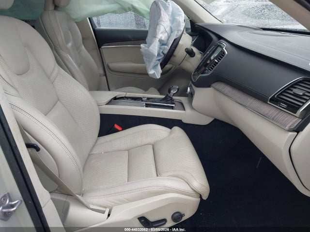 2022 VOLVO XC90 YV4A221L2N1813843 Photo 4
