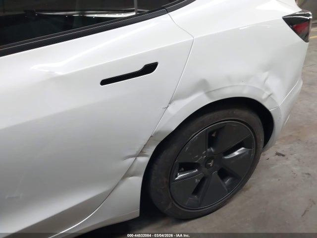 44532084 :رقم المزاد ، 5YJ3E1EB4MF937777 vin ، 2021 Tesla Model 3 Long Range Dual Motor All-wheel Drive مزاد بيع