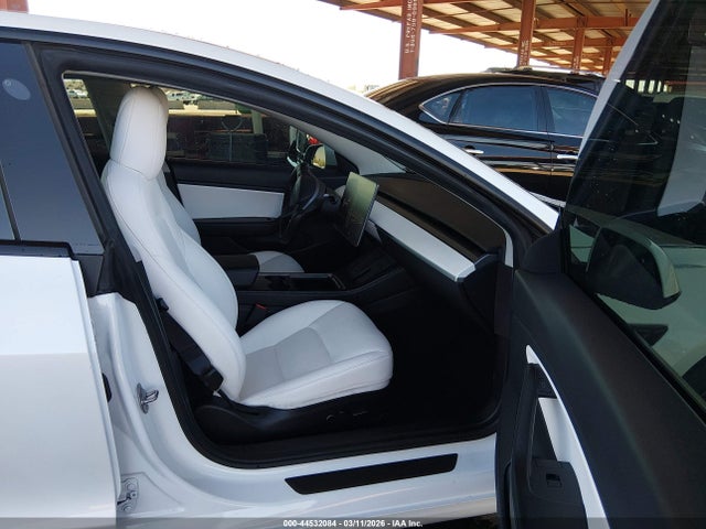 44532084 :رقم المزاد ، 5YJ3E1EB4MF937777 vin ، 2021 Tesla Model 3 Long Range Dual Motor All-wheel Drive مزاد بيع