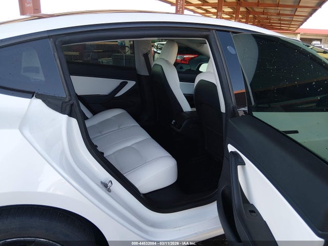 44532084 :رقم المزاد ، 5YJ3E1EB4MF937777 vin ، 2021 Tesla Model 3 Long Range Dual Motor All-wheel Drive مزاد بيع