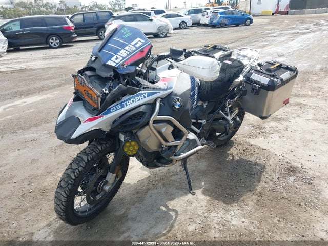 44532091 :رقم المزاد ، WB10M1309R6J84125 vin ، 2024 Bmw R 1250 Gs Adventure مزاد بيع