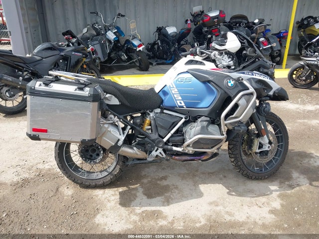 44532091 :رقم المزاد ، WB10M1309R6J84125 vin ، 2024 Bmw R 1250 Gs Adventure مزاد بيع
