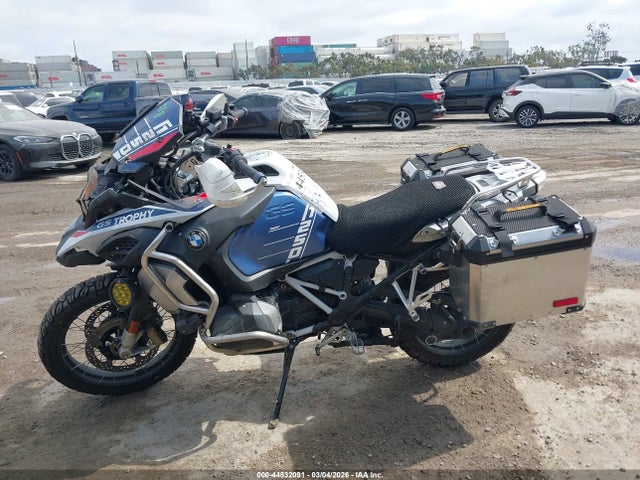 44532091 :رقم المزاد ، WB10M1309R6J84125 vin ، 2024 Bmw R 1250 Gs Adventure مزاد بيع