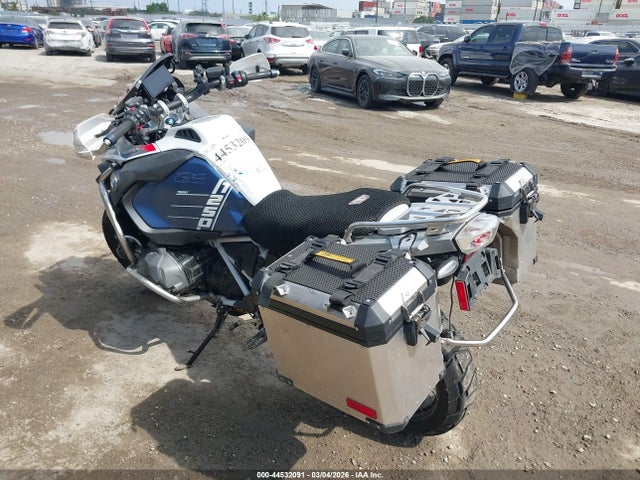 44532091 :رقم المزاد ، WB10M1309R6J84125 vin ، 2024 Bmw R 1250 Gs Adventure مزاد بيع