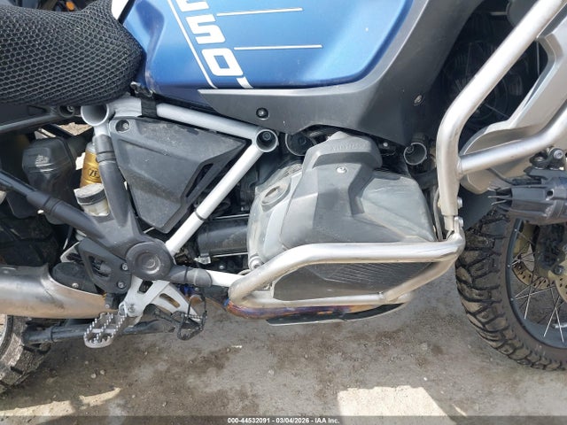 44532091 :رقم المزاد ، WB10M1309R6J84125 vin ، 2024 Bmw R 1250 Gs Adventure مزاد بيع