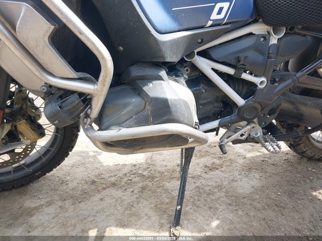 44532091 :رقم المزاد ، WB10M1309R6J84125 vin ، 2024 Bmw R 1250 Gs Adventure مزاد بيع