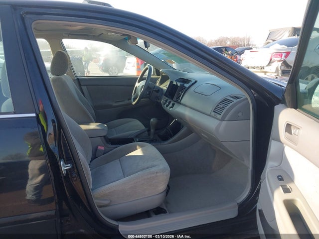 Aukcja sprzedaży 2004 Toyota Camry Le, vin: 4T1BE32K94U272986, numer aukcji: 44532100