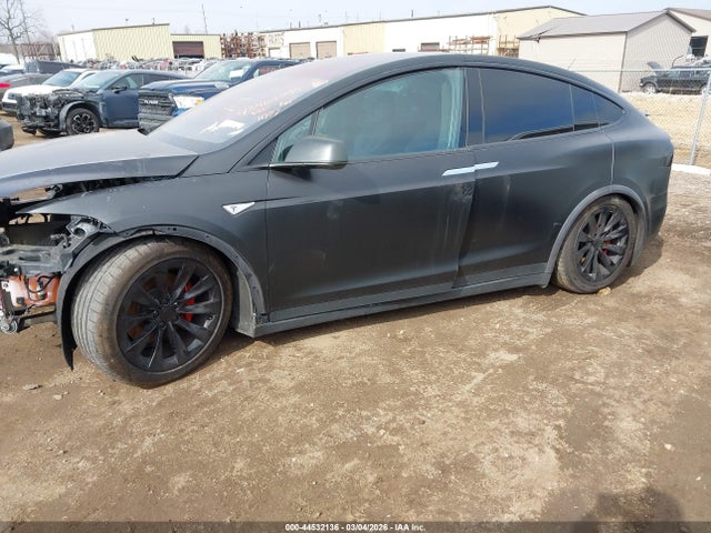 2016 TESLA MODEL X 5YJXCBE41GF021934 Photo 2