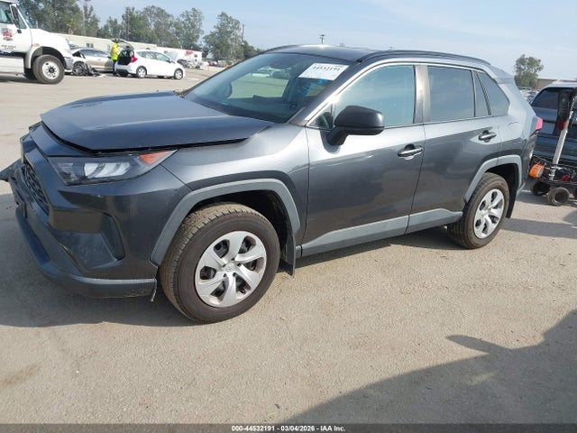 Toyota RAV4 LE 2021 2T3H1RFV6MC100551 Image 2