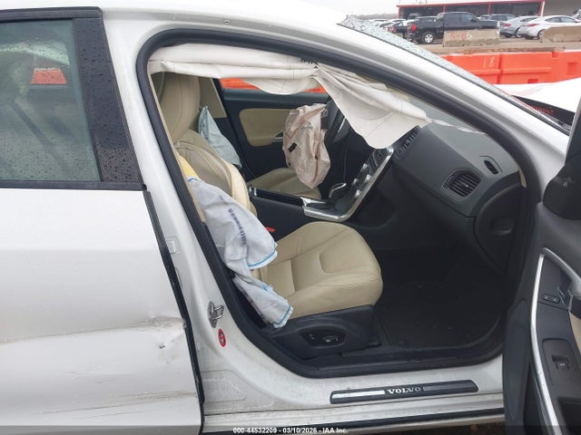 2018 VOLVO S60 YV140MTL3J2460848 Photo 4