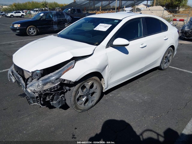 3KPF24AD8ME268627 KIA Forte Lxs
