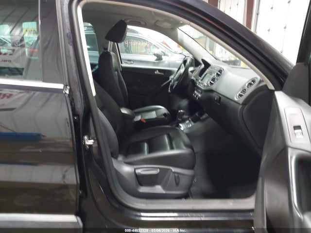 WVGBV3AX2EW568984 Volkswagen TIGUAN SE