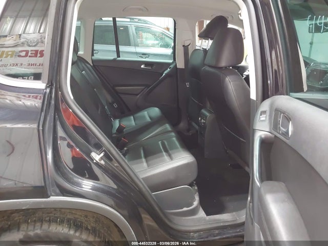 WVGBV3AX2EW568984 Volkswagen TIGUAN SE
