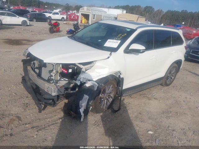 5TDKZRFH6KS574702 Toyota Highlander Xle