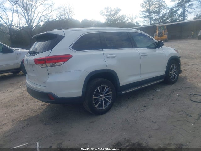 5TDKZRFH6KS574702 Toyota Highlander Xle