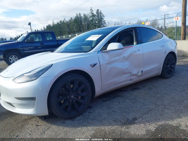 Продаж на аукціоні авто 2018 Tesla Model 3 Long Range/performance, vin: 5YJ3E1EB8JF085395, номер лоту: 44532428