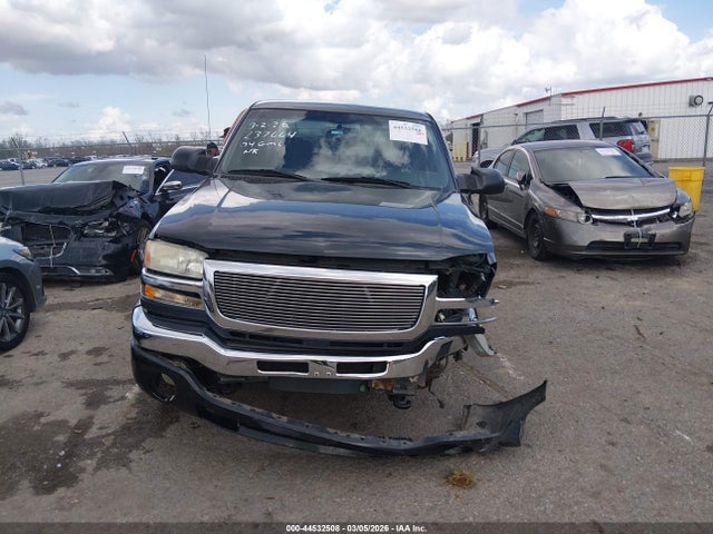 44532508 :رقم المزاد ، 1GTHC29UX4E237664 vin ، 2004 Gmc Sierra 2500hd Sle مزاد بيع