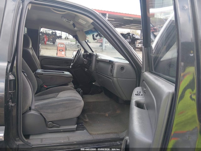 44532508 :رقم المزاد ، 1GTHC29UX4E237664 vin ، 2004 Gmc Sierra 2500hd Sle مزاد بيع