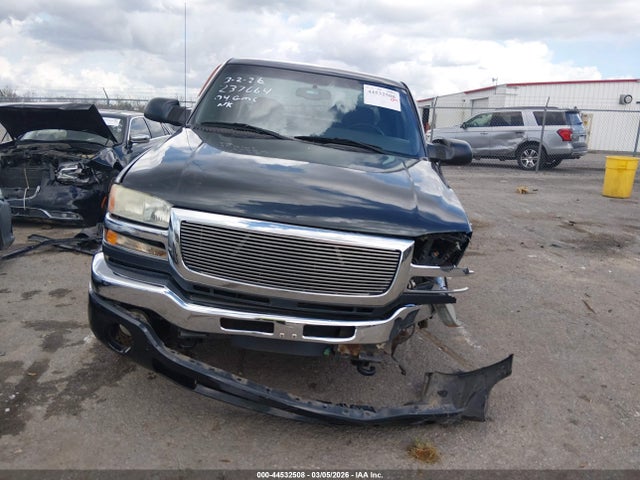 44532508 :رقم المزاد ، 1GTHC29UX4E237664 vin ، 2004 Gmc Sierra 2500hd Sle مزاد بيع