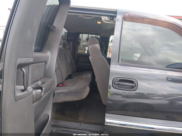 44532508 :رقم المزاد ، 1GTHC29UX4E237664 vin ، 2004 Gmc Sierra 2500hd Sle مزاد بيع