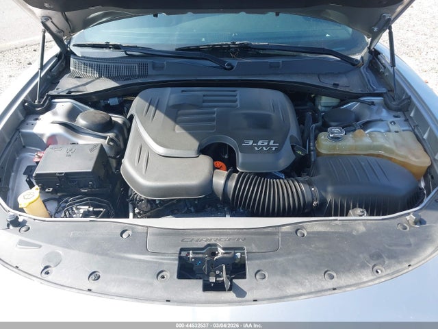 Продаж на аукціоні авто 2015 Dodge Charger Sxt, vin: 2C3CDXHG1FH851695, номер лоту: 44532537