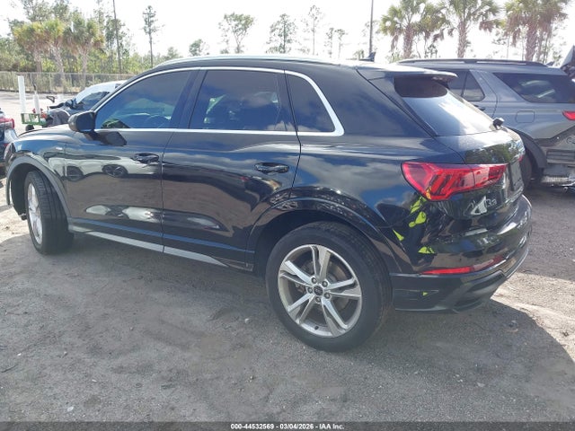2022 AUDI Q3 WA1EECF35N1078957 Photo 2