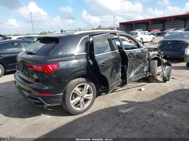 2022 AUDI Q3 WA1EECF35N1078957 Photo 3