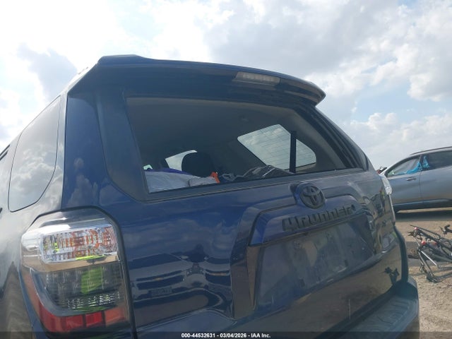 JTEZU5JR3L5215946 Toyota 4RUNNER SR5