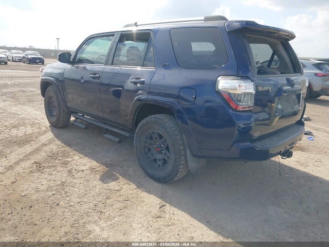 2020 TOYOTA 4RUNNER JTEZU5JR3L5215946 Photo 2